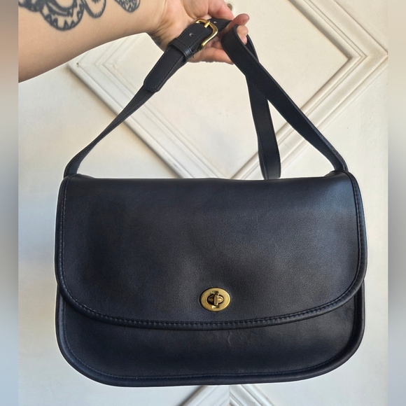 Vintage Coach NYC Navy City Bag 9790 💙🖤 HTF - Picture 2 of 16